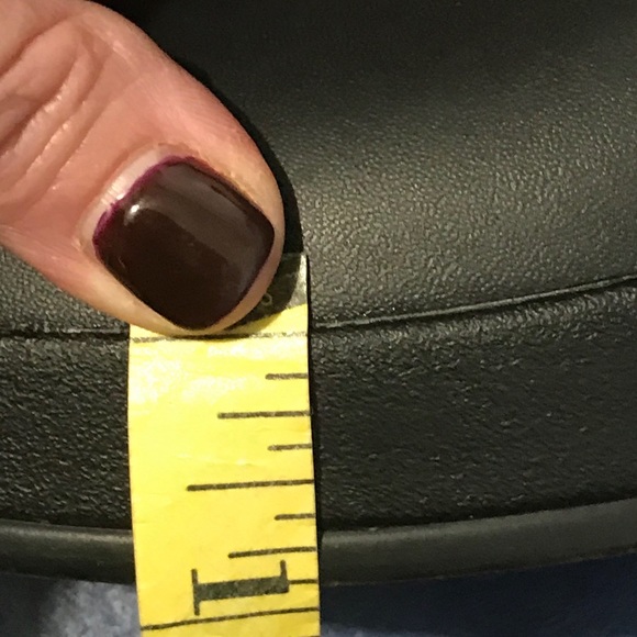 Crocs women’s dual comfort black Sarah clogs - Picture 10 of 16